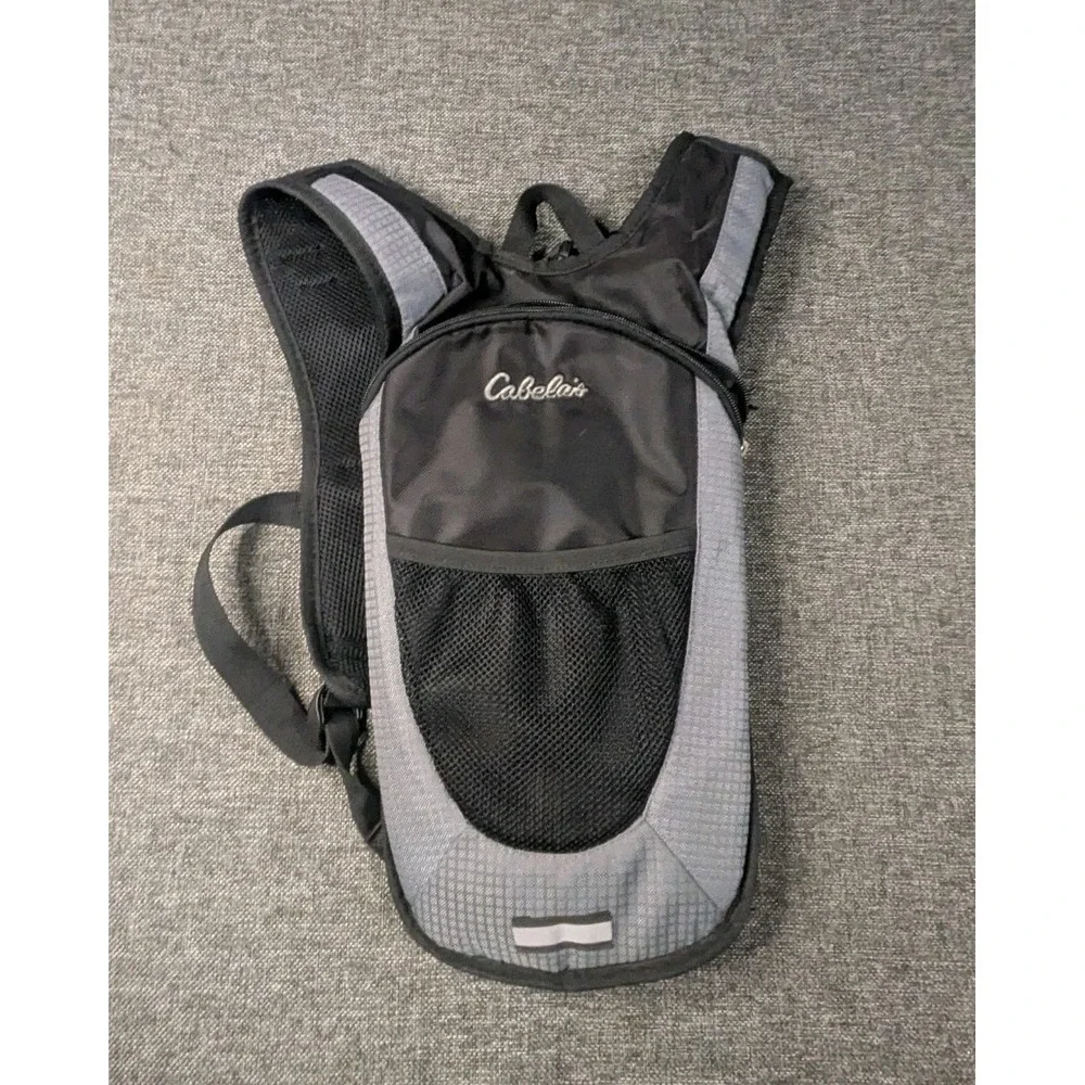 Cabela's Hydro Camelback Hydration Pack Backpack Black Gray adjustable Straps